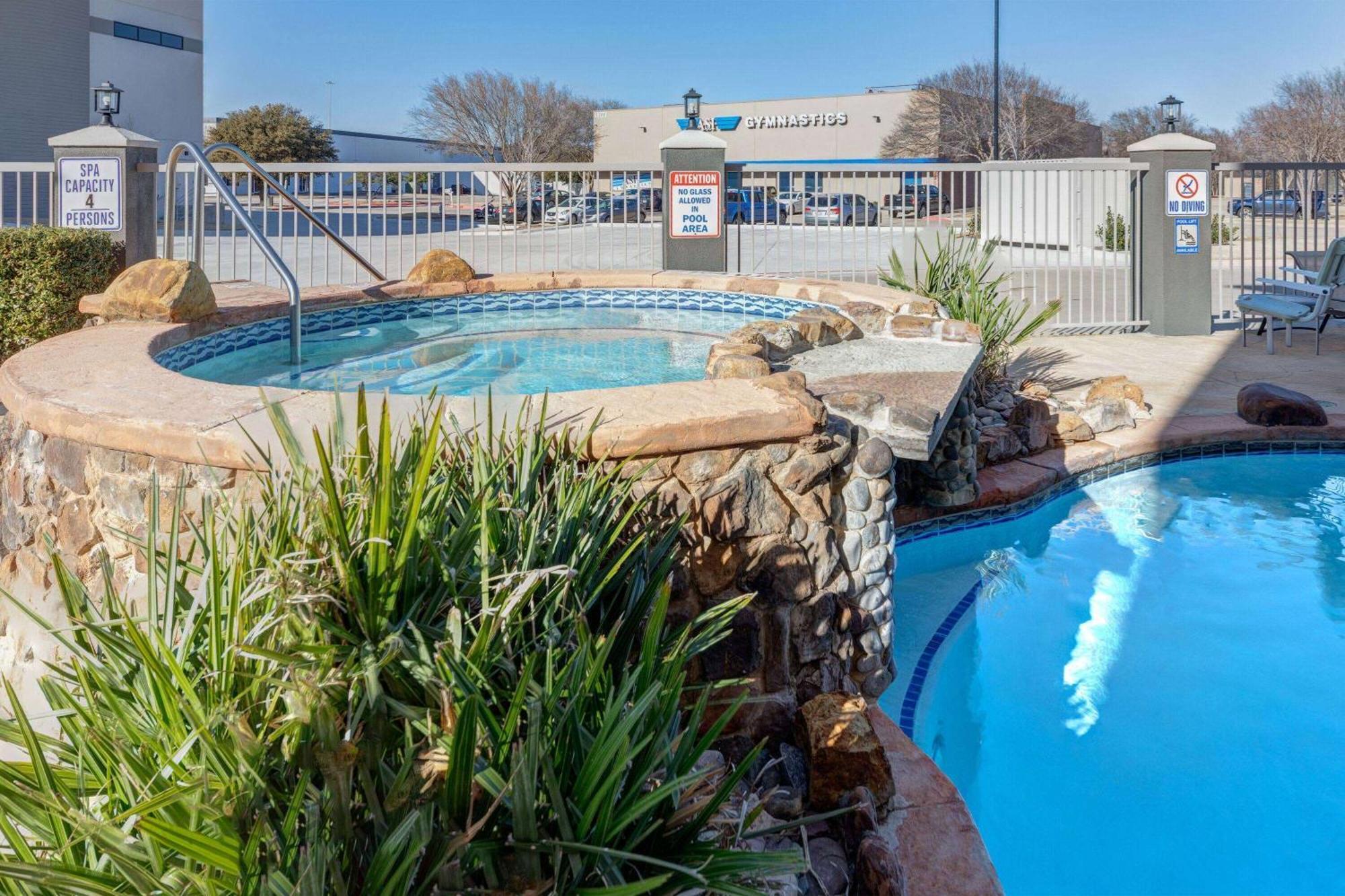 La Quinta By Wyndham Allen At The Village Exterior foto