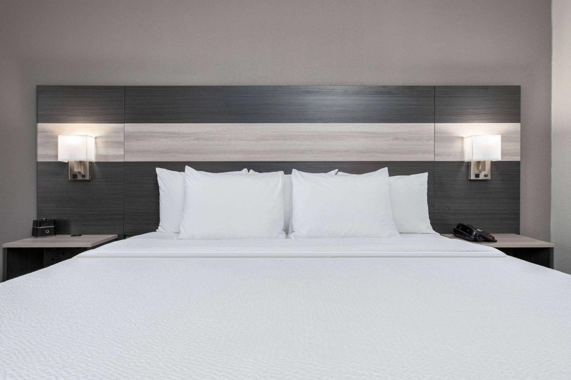 La Quinta By Wyndham Allen At The Village Exterior foto