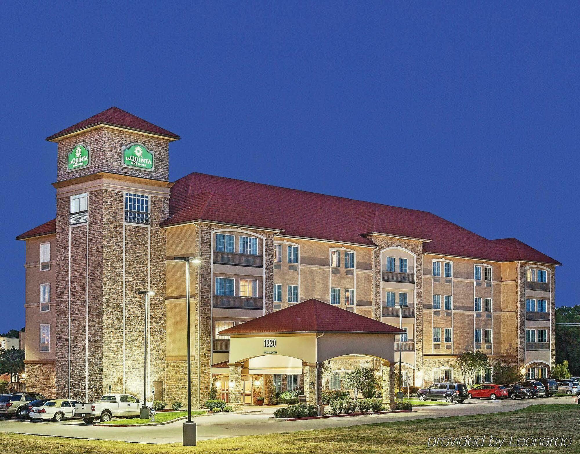 La Quinta By Wyndham Allen At The Village Exterior foto
